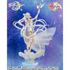 figurka Figuarts Zero chouette Sailor Cosmos z profilu na niebieskim tle