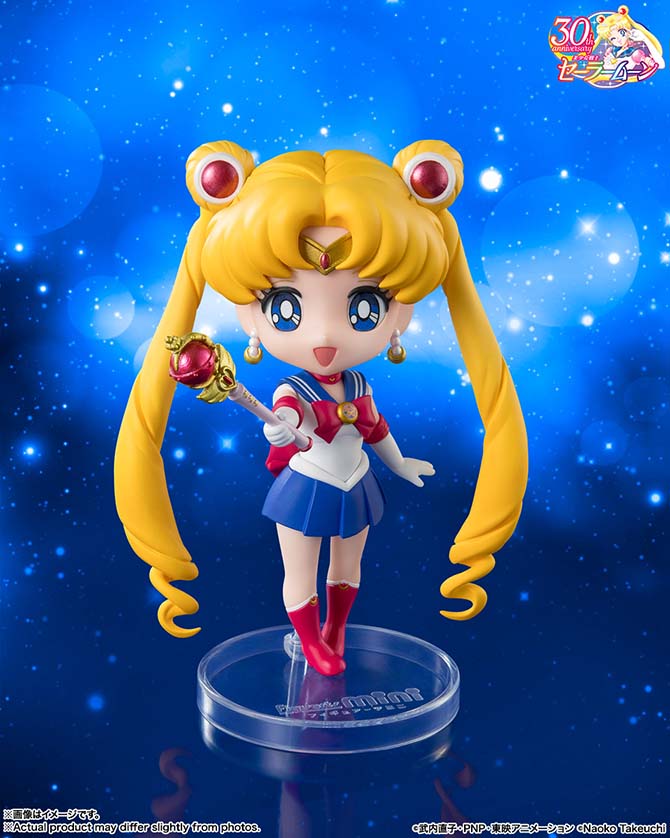 figurka Sailor Moon w pozie z berłem Cutie Moon Rod