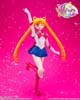 figurka Sailor Moon z uniesioną ręką