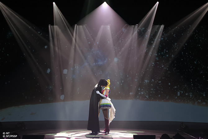 Super Sailor Moon i Tuxedo Kamen